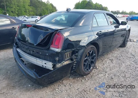 2017 Chrysler 300 300S Awd z USA, uszkodzony, nr VIN 2C3CCAGG1HH530132